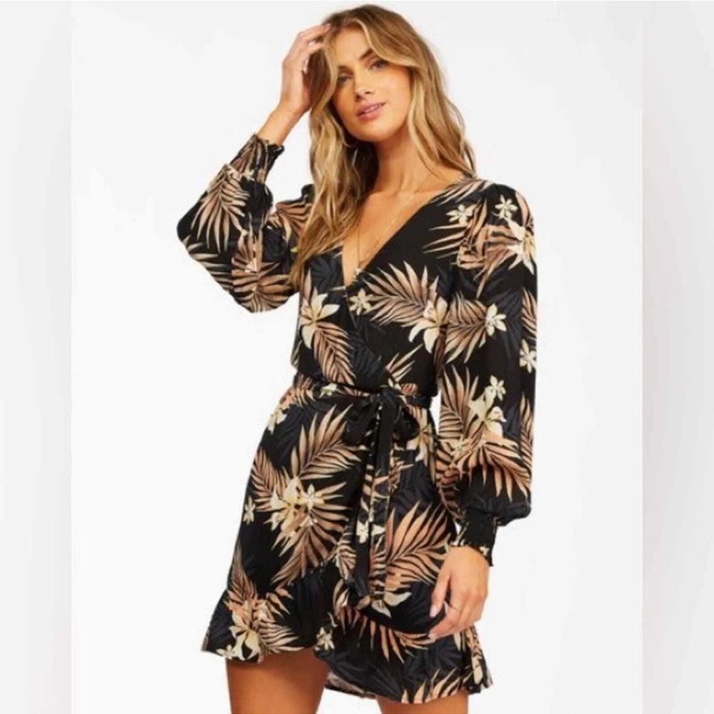 Billabong In My Heart Hawaiian Print Mini Wrap Dress Gray Pink